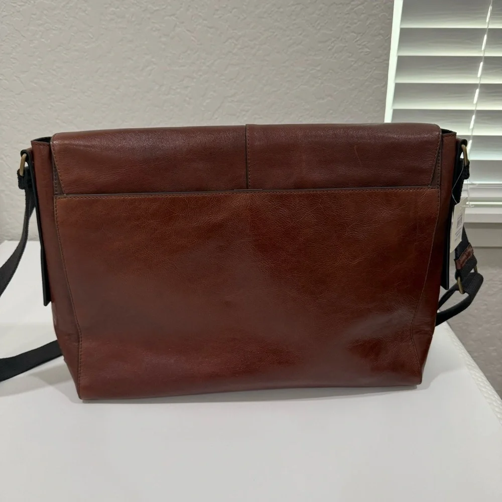 Fossil Kayden Messenger Bag  Dark Brown Leather  with Adjustable Black Strap